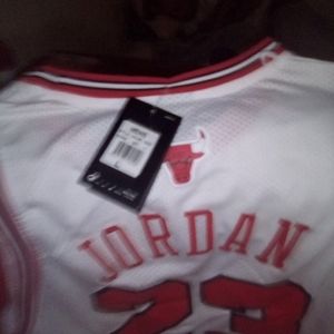 Jordan Nike dry fit still has tag on it